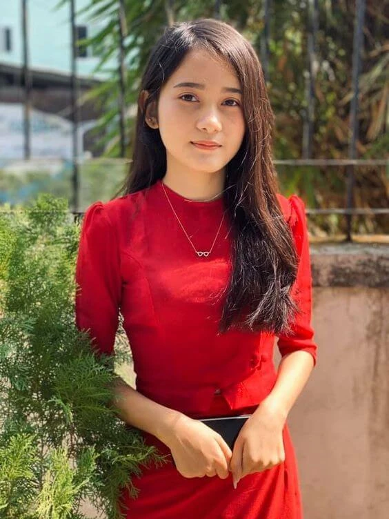 Ms. Ha - Owner of Minigo Shop